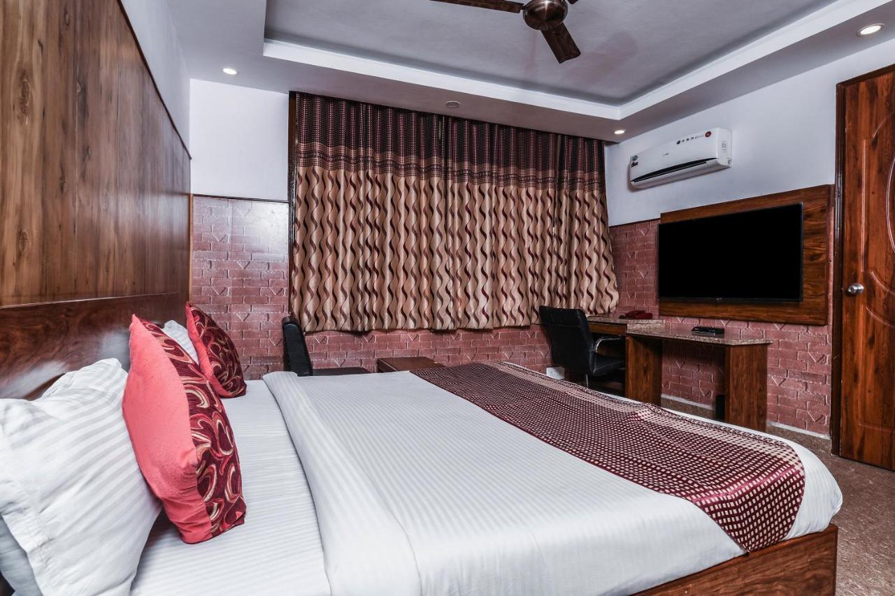 Hotel Dream Palace Laxmi Nagar Nova Deli Exterior foto